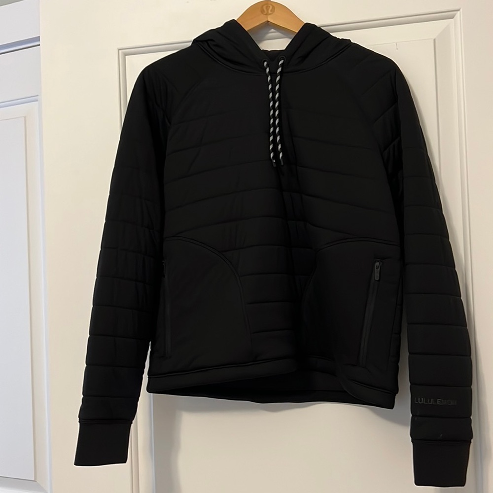 Perfect condition lululemon Down Pullover. Size 6